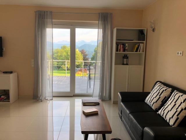 Velden View Ferienwohnung Mit Grosser Sonnenterrasse Und See- Und Karawankenblick Фельден-ам-Вертерзе Екстер'єр фото