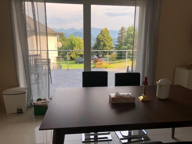 Velden View Ferienwohnung Mit Grosser Sonnenterrasse Und See- Und Karawankenblick Фельден-ам-Вертерзе Екстер'єр фото