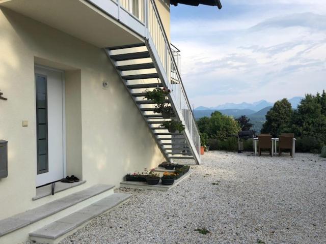 Velden View Ferienwohnung Mit Grosser Sonnenterrasse Und See- Und Karawankenblick Фельден-ам-Вертерзе Екстер'єр фото